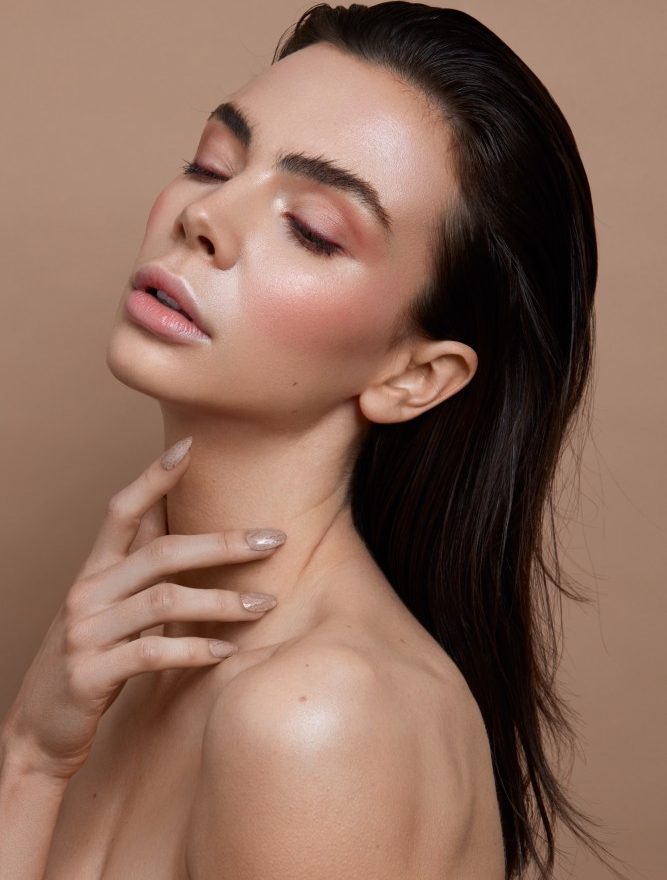 Sanatın En Yalın Hali: Nü Fotomodellik ve Profesyonel Kariyer Yolculuğu